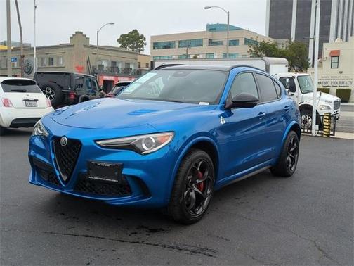 2022 Alfa Romeo Stelvio Quadrifoglio