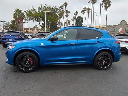 2022 Alfa Romeo Stelvio Quadrifoglio
