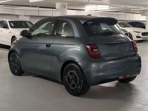 2025 FIAT 500e Base