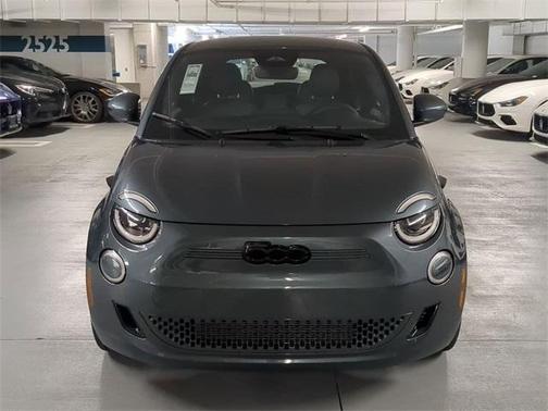2025 FIAT 500e Base