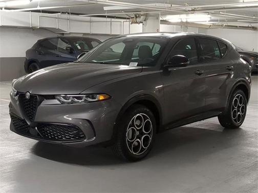 2025 Alfa Romeo Tonale Base