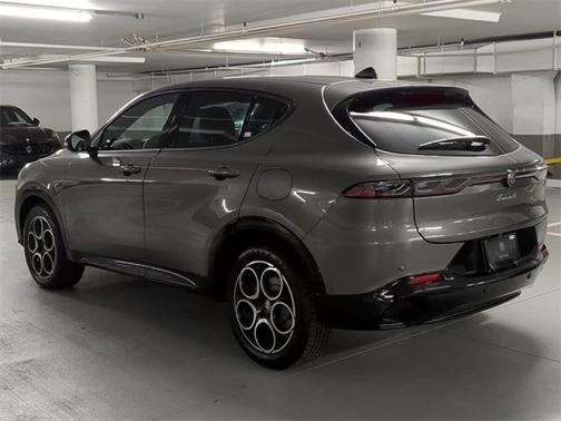 2025 Alfa Romeo Tonale Base