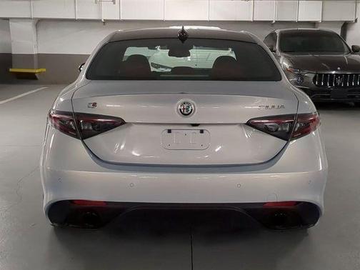 2025 Alfa Romeo Giulia Base