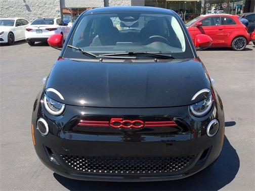 2024 FIAT 500e Base