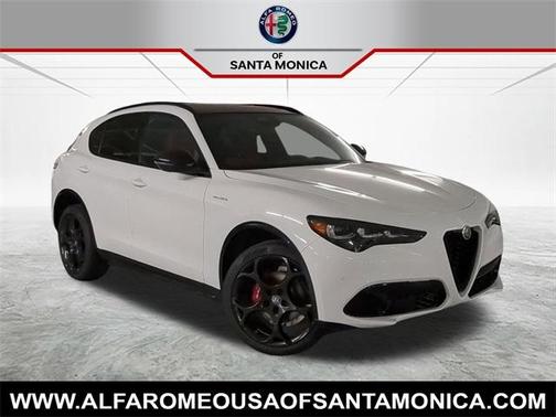 2025 Alfa Romeo Stelvio Base