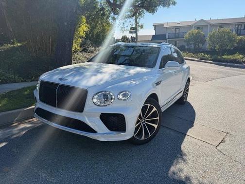 2024 Bentley Bentayga Hybrid 