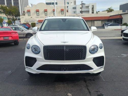 2024 Bentley Bentayga Hybrid 