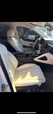 2024 Bentley Bentayga Hybrid 