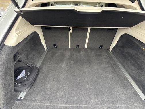 2024 Bentley Bentayga Hybrid 