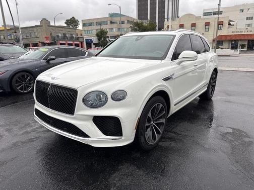 2024 Bentley Bentayga Hybrid 