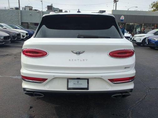 2024 Bentley Bentayga Hybrid 