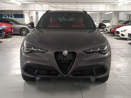 Vesuvio Gray Metallic 2025 Alfa Romeo Stelvio Base