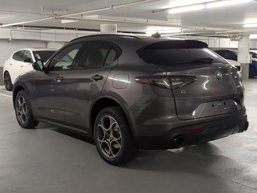 Vesuvio Gray Metallic 2025 Alfa Romeo Stelvio Base