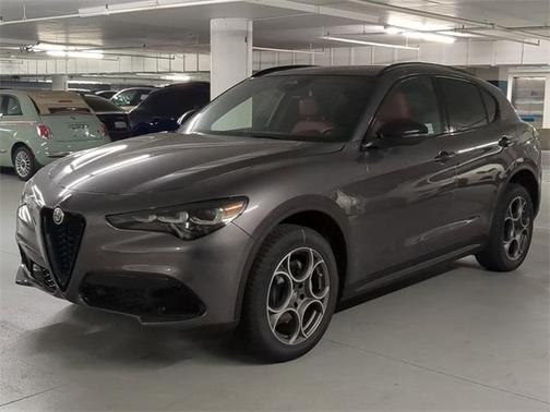 2025 Alfa Romeo Stelvio Base
