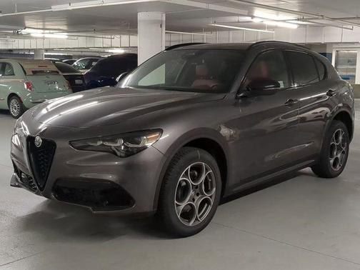 Vesuvio Gray Metallic 2025 Alfa Romeo Stelvio Base