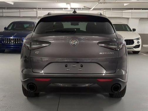 Vesuvio Gray Metallic 2025 Alfa Romeo Stelvio Base
