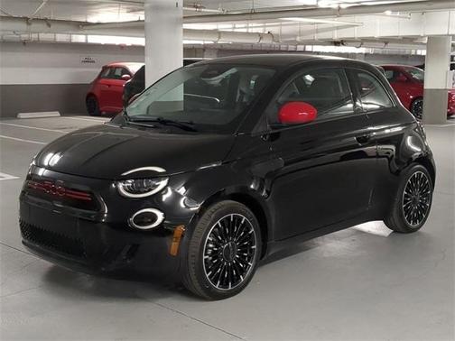 2024 FIAT 500e Base