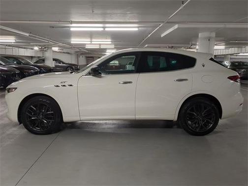 2024 Maserati Levante GT Ultima