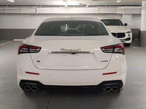 BIANCOPASTELLO 2024 Maserati Ghibli Modena Ultima Q4