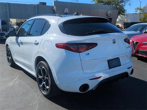 2022 Alfa Romeo Stelvio Veloce