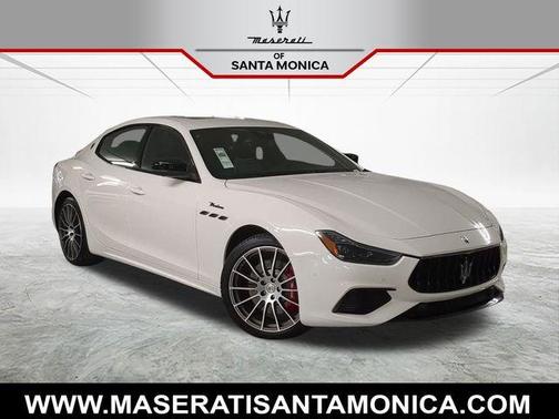 Bianco 2024 Maserati Ghibli Modena Ultima Q4