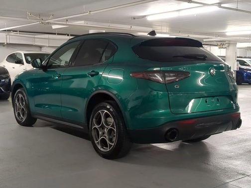 Verde 2025 Alfa Romeo Stelvio Base