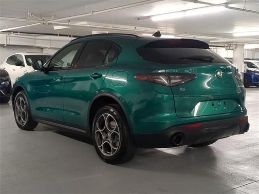 2025 Alfa Romeo Stelvio Base