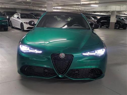 2025 Alfa Romeo Giulia Intensa