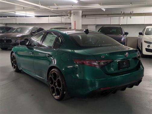 2025 Alfa Romeo Giulia Intensa