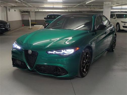 2025 Alfa Romeo Giulia Intensa