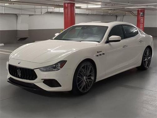 2022 Maserati Ghibli Modena Q4
