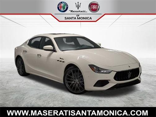 2022 Maserati Ghibli Modena Q4