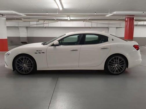 2022 Maserati Ghibli Modena Q4