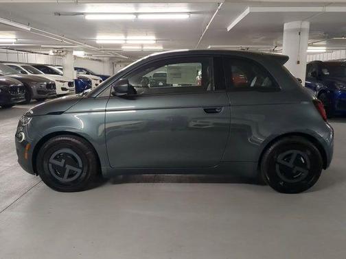 2025 FIAT 500e Base