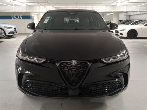 2025 Alfa Romeo Tonale Base