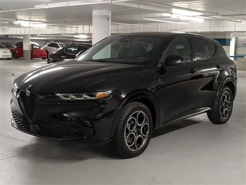 2025 Alfa Romeo Tonale Base