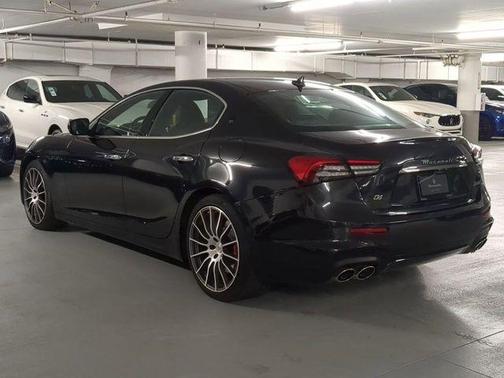 Nero 2024 Maserati Ghibli Modena Ultima Q4