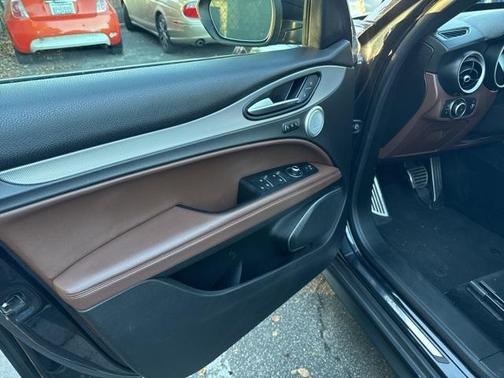 2019 Alfa Romeo Stelvio Ti Sport