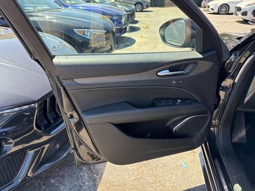 2022 Alfa Romeo Stelvio Ti