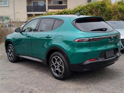 2025 Alfa Romeo Tonale Base