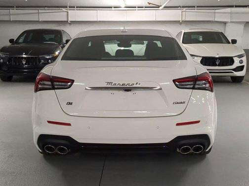 Bianco 2024 Maserati Ghibli Modena Ultima Q4