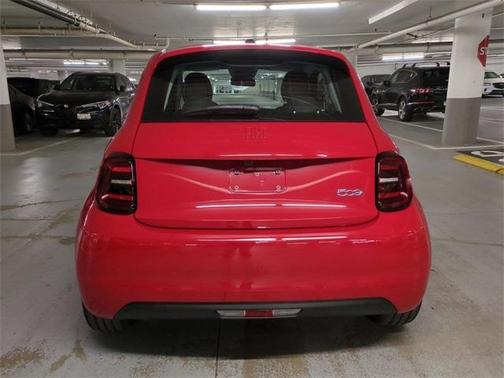 2024 FIAT 500e Base
