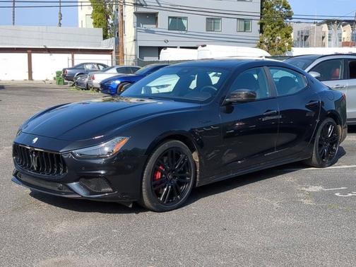 2022 Maserati Ghibli Modena