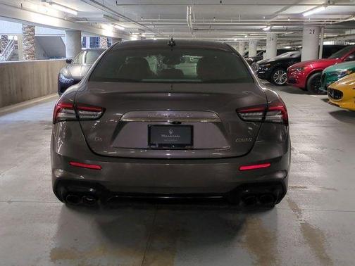 2022 Maserati Ghibli Modena Q4