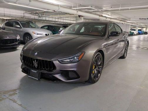 2022 Maserati Ghibli Modena Q4