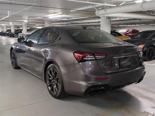 2022 Maserati Ghibli Modena Q4