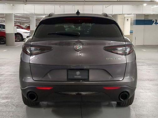 2025 Alfa Romeo Stelvio Base