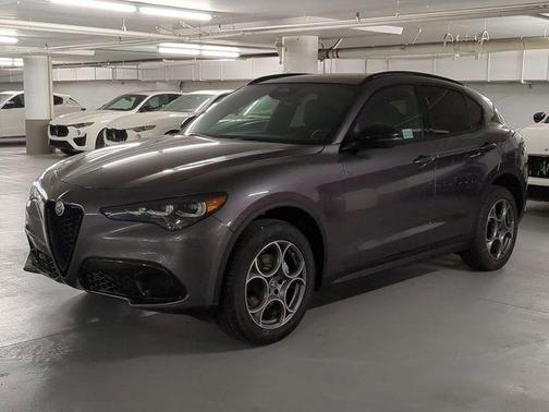 2025 Alfa Romeo Stelvio Base