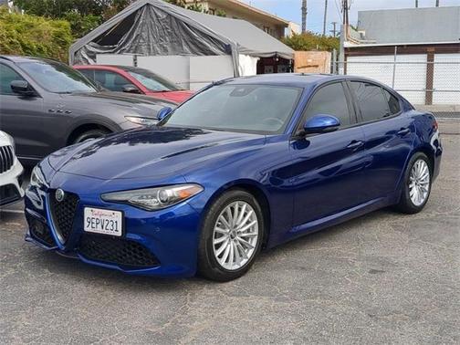 2022 Alfa Romeo Giulia Base