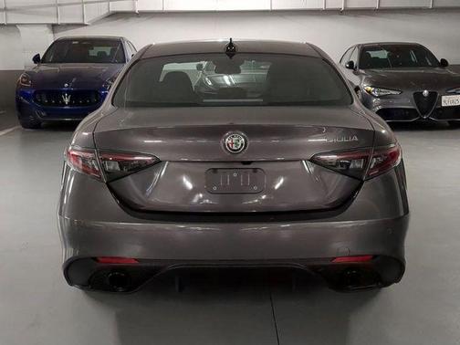 2025 Alfa Romeo Giulia Base